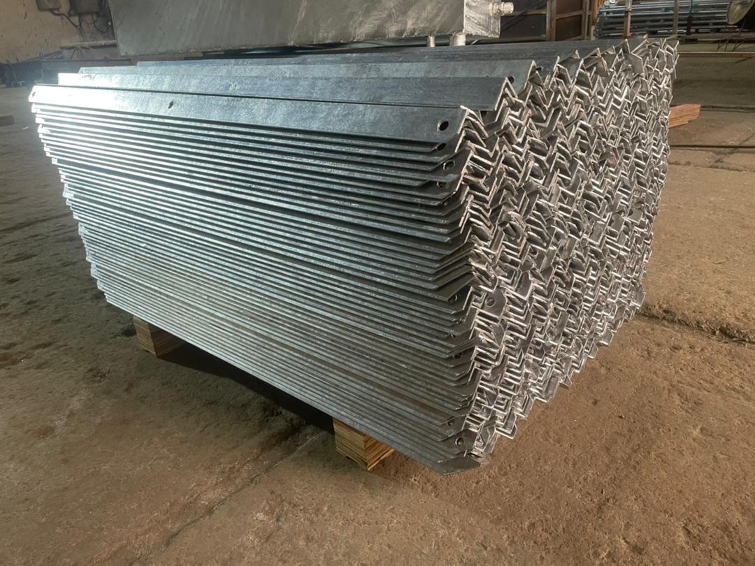 دکل لوله نبشی مهاری